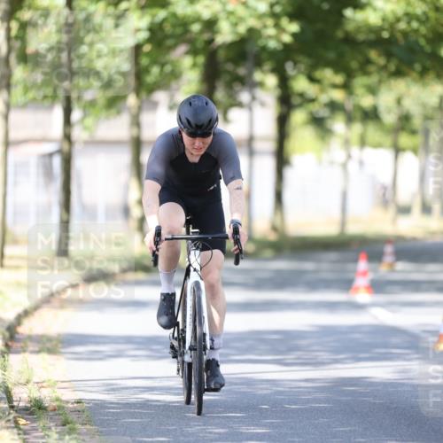 11.08.2024 - GEWOBA Citytriathlon Bremen H.Heesch http://msf.ph/oto/6797663 11.08.2024 11:52:24 Laufen  meine-sportfotos.de