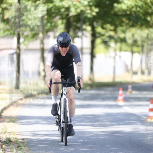 11.08.2024 - GEWOBA Citytriathlon Bremen H.Heesch http://msf.ph/oto/6797665 11.08.2024 11:52:24 Laufen  meine-sportfotos.de