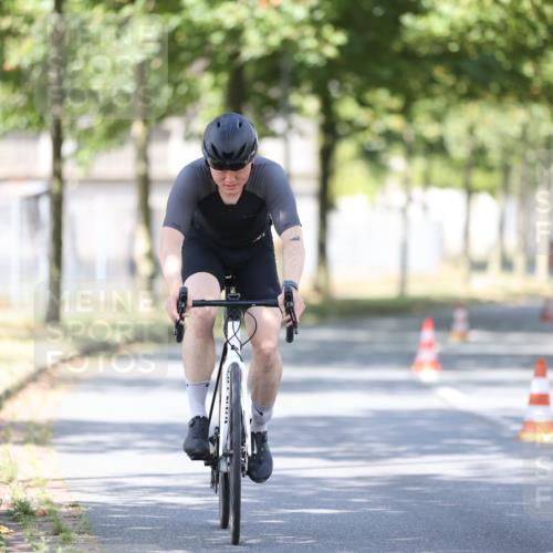 11.08.2024 - GEWOBA Citytriathlon Bremen H.Heesch http://msf.ph/oto/6797669 11.08.2024 11:52:24 Laufen  meine-sportfotos.de