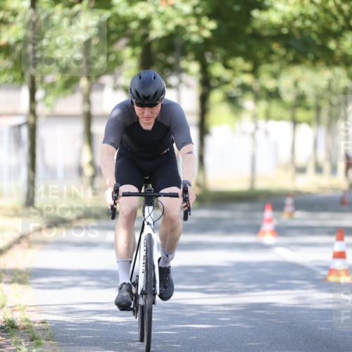 11.08.2024 - GEWOBA Citytriathlon Bremen H.Heesch http://msf.ph/oto/6797671 11.08.2024 11:52:24 Laufen  meine-sportfotos.de