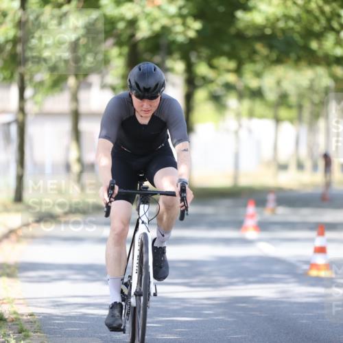 11.08.2024 - GEWOBA Citytriathlon Bremen H.Heesch http://msf.ph/oto/6797676 11.08.2024 11:52:24 Laufen  meine-sportfotos.de