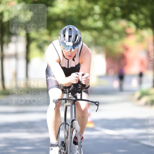 11.08.2024 - GEWOBA Citytriathlon Bremen H.Heesch http://msf.ph/oto/6797692 11.08.2024 11:52:34 Laufen  meine-sportfotos.de