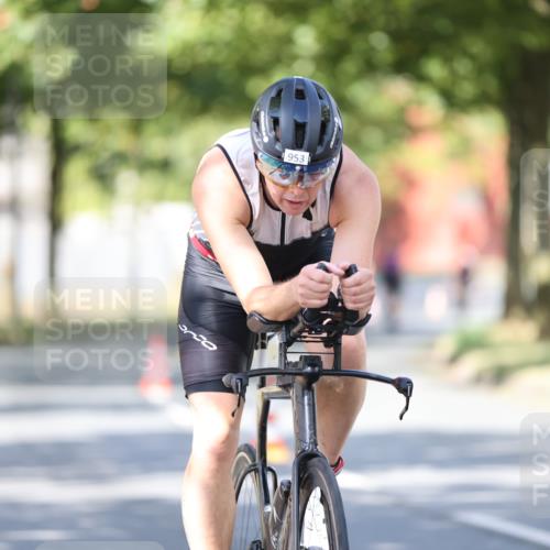 11.08.2024 - GEWOBA Citytriathlon Bremen H.Heesch http://msf.ph/oto/6797699 11.08.2024 11:52:34 Laufen  meine-sportfotos.de