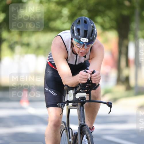 11.08.2024 - GEWOBA Citytriathlon Bremen H.Heesch http://msf.ph/oto/6797702 11.08.2024 11:52:34 Laufen  meine-sportfotos.de