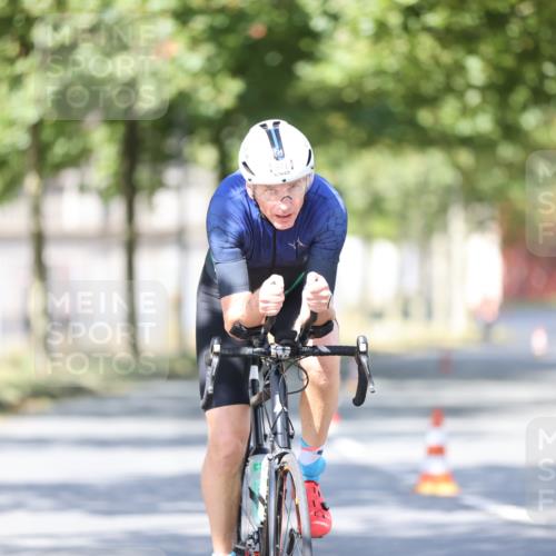 11.08.2024 - GEWOBA Citytriathlon Bremen H.Heesch http://msf.ph/oto/6797713 11.08.2024 11:52:35 Laufen  meine-sportfotos.de