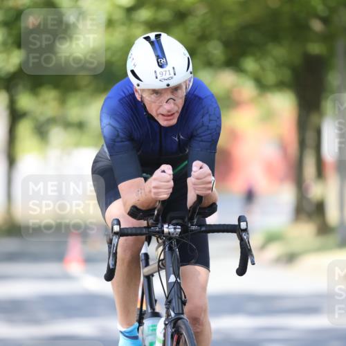 11.08.2024 - GEWOBA Citytriathlon Bremen H.Heesch http://msf.ph/oto/6797729 11.08.2024 11:52:36 Laufen  meine-sportfotos.de