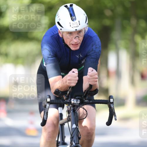 11.08.2024 - GEWOBA Citytriathlon Bremen H.Heesch http://msf.ph/oto/6797735 11.08.2024 11:52:36 Laufen  meine-sportfotos.de