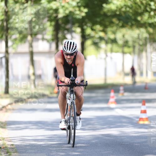 11.08.2024 - GEWOBA Citytriathlon Bremen H.Heesch http://msf.ph/oto/6797806 11.08.2024 11:52:51 Laufen  meine-sportfotos.de