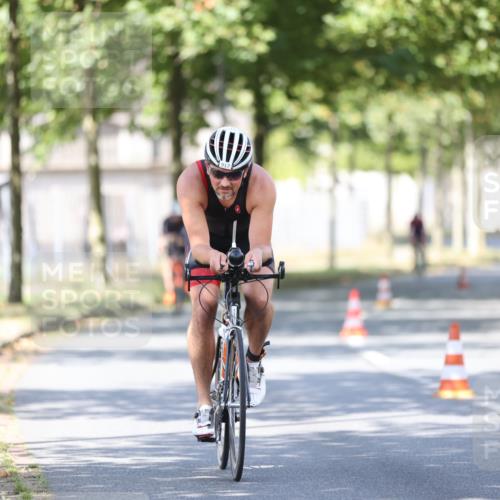 11.08.2024 - GEWOBA Citytriathlon Bremen H.Heesch http://msf.ph/oto/6797808 11.08.2024 11:52:51 Laufen  meine-sportfotos.de