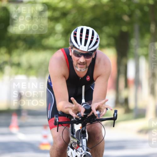 11.08.2024 - GEWOBA Citytriathlon Bremen H.Heesch http://msf.ph/oto/6797826 11.08.2024 11:52:52 Laufen  meine-sportfotos.de