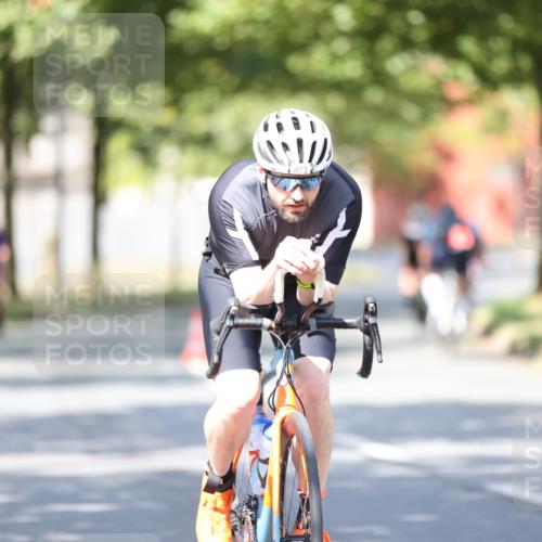 11.08.2024 - GEWOBA Citytriathlon Bremen H.Heesch http://msf.ph/oto/6797848 11.08.2024 11:52:56 Laufen  meine-sportfotos.de