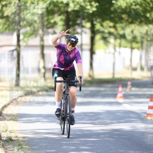 11.08.2024 - GEWOBA Citytriathlon Bremen H.Heesch http://msf.ph/oto/6797980 11.08.2024 11:53:20 Laufen  meine-sportfotos.de