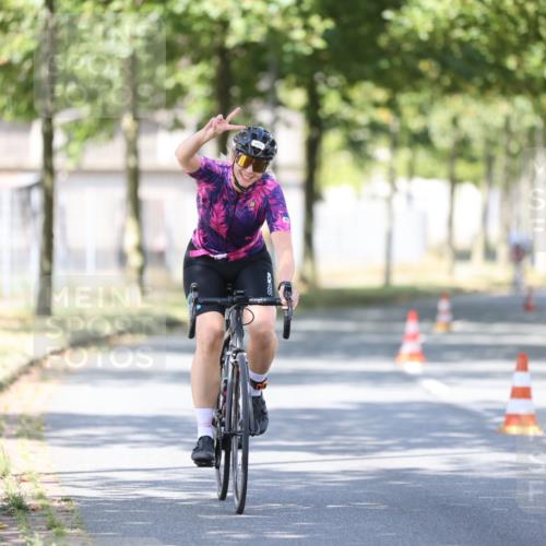 11.08.2024 - GEWOBA Citytriathlon Bremen H.Heesch http://msf.ph/oto/6797984 11.08.2024 11:53:20 Laufen  meine-sportfotos.de