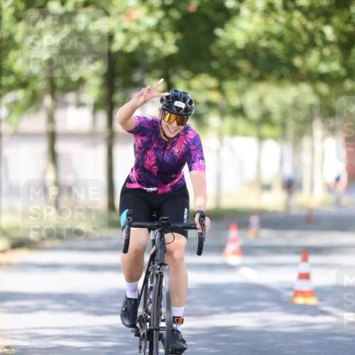 11.08.2024 - GEWOBA Citytriathlon Bremen H.Heesch http://msf.ph/oto/6797998 11.08.2024 11:53:20 Laufen  meine-sportfotos.de