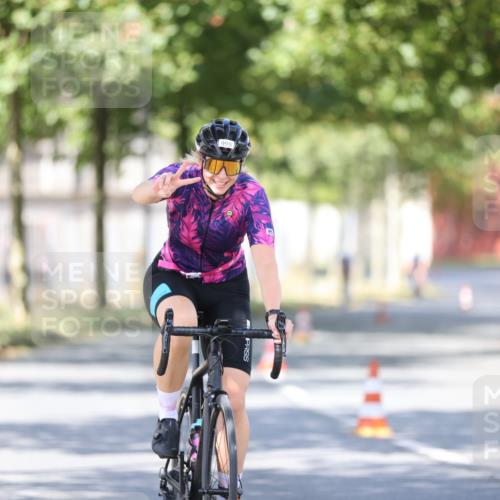 11.08.2024 - GEWOBA Citytriathlon Bremen H.Heesch http://msf.ph/oto/6798004 11.08.2024 11:53:20 Laufen  meine-sportfotos.de
