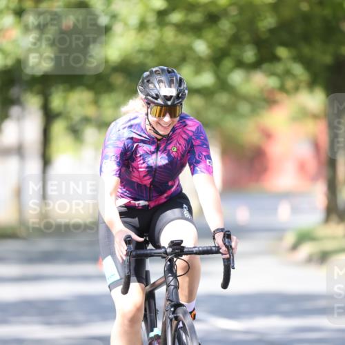 11.08.2024 - GEWOBA Citytriathlon Bremen H.Heesch http://msf.ph/oto/6798018 11.08.2024 11:53:21 Laufen  meine-sportfotos.de