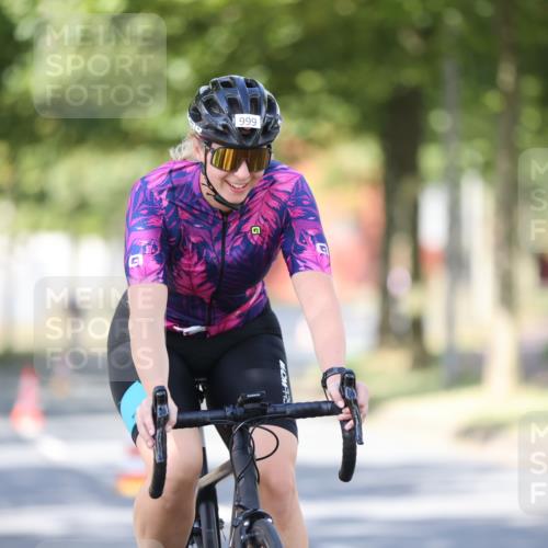 11.08.2024 - GEWOBA Citytriathlon Bremen H.Heesch http://msf.ph/oto/6798027 11.08.2024 11:53:21 Laufen  meine-sportfotos.de