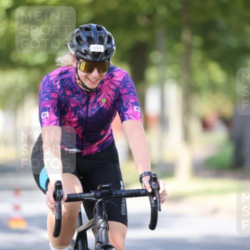 11.08.2024 - GEWOBA Citytriathlon Bremen H.Heesch http://msf.ph/oto/6798030 11.08.2024 11:53:21 Laufen  meine-sportfotos.de