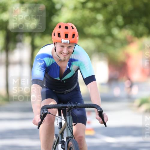 11.08.2024 - GEWOBA Citytriathlon Bremen H.Heesch http://msf.ph/oto/6798078 11.08.2024 11:53:32 Laufen  meine-sportfotos.de