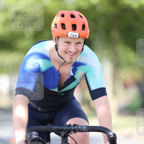 11.08.2024 - GEWOBA Citytriathlon Bremen H.Heesch http://msf.ph/oto/6798092 11.08.2024 11:53:33 Laufen  meine-sportfotos.de