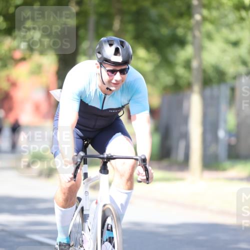 11.08.2024 - GEWOBA Citytriathlon Bremen H.Heesch http://msf.ph/oto/6798119 11.08.2024 11:53:41 Laufen  meine-sportfotos.de