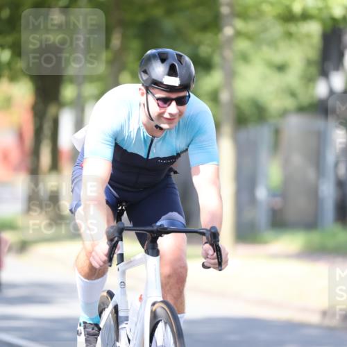 11.08.2024 - GEWOBA Citytriathlon Bremen H.Heesch http://msf.ph/oto/6798123 11.08.2024 11:53:41 Laufen  meine-sportfotos.de