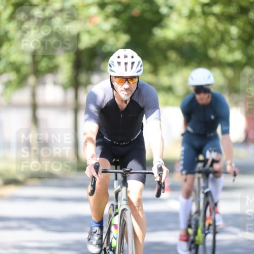 11.08.2024 - GEWOBA Citytriathlon Bremen H.Heesch http://msf.ph/oto/6798131 11.08.2024 11:53:45 Laufen  meine-sportfotos.de