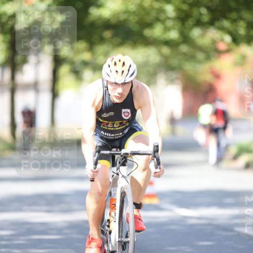 11.08.2024 - GEWOBA Citytriathlon Bremen H.Heesch http://msf.ph/oto/6798205 11.08.2024 11:54:03 Laufen  meine-sportfotos.de