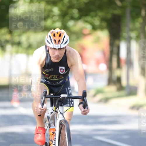 11.08.2024 - GEWOBA Citytriathlon Bremen H.Heesch http://msf.ph/oto/6798215 11.08.2024 11:54:03 Laufen  meine-sportfotos.de