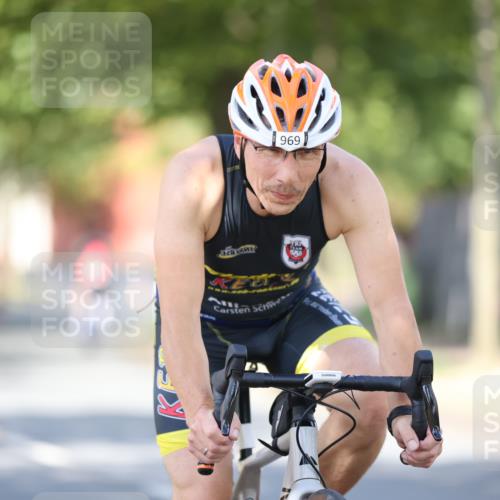 11.08.2024 - GEWOBA Citytriathlon Bremen H.Heesch http://msf.ph/oto/6798229 11.08.2024 11:54:04 Laufen  meine-sportfotos.de