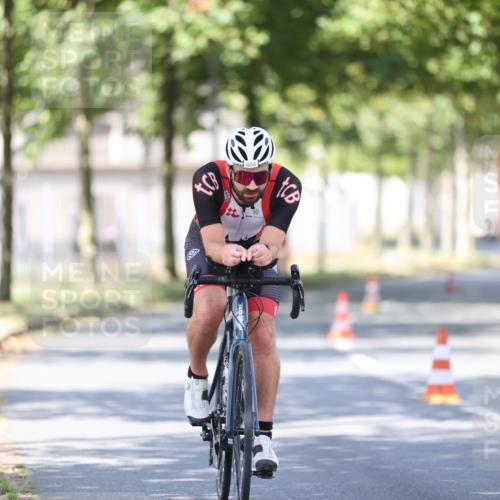 11.08.2024 - GEWOBA Citytriathlon Bremen H.Heesch http://msf.ph/oto/6798253 11.08.2024 11:54:07 Laufen  meine-sportfotos.de