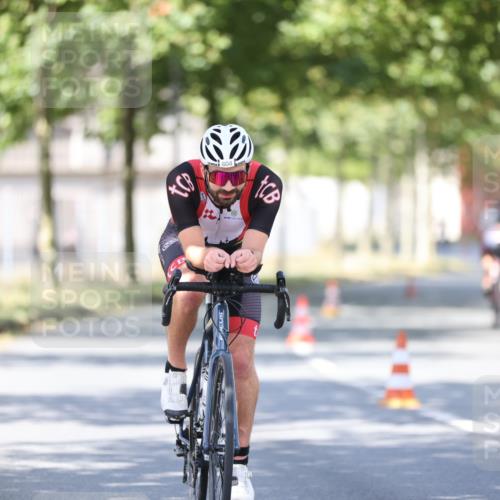 11.08.2024 - GEWOBA Citytriathlon Bremen H.Heesch http://msf.ph/oto/6798257 11.08.2024 11:54:07 Laufen  meine-sportfotos.de