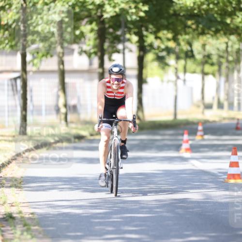 11.08.2024 - GEWOBA Citytriathlon Bremen H.Heesch http://msf.ph/oto/6798271 11.08.2024 11:54:11 Laufen  meine-sportfotos.de