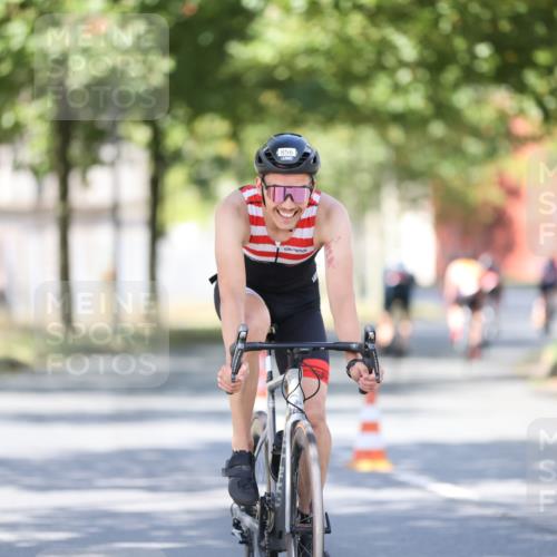 11.08.2024 - GEWOBA Citytriathlon Bremen H.Heesch http://msf.ph/oto/6798295 11.08.2024 11:54:12 Laufen  meine-sportfotos.de