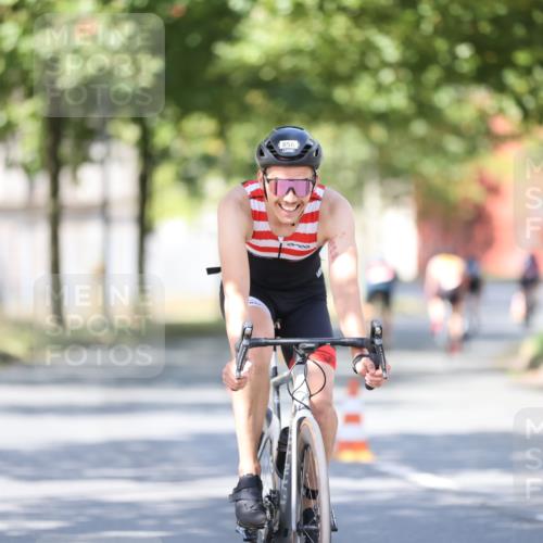 11.08.2024 - GEWOBA Citytriathlon Bremen H.Heesch http://msf.ph/oto/6798298 11.08.2024 11:54:12 Laufen  meine-sportfotos.de