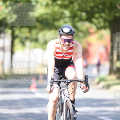 11.08.2024 - GEWOBA Citytriathlon Bremen H.Heesch http://msf.ph/oto/6798305 11.08.2024 11:54:12 Laufen  meine-sportfotos.de