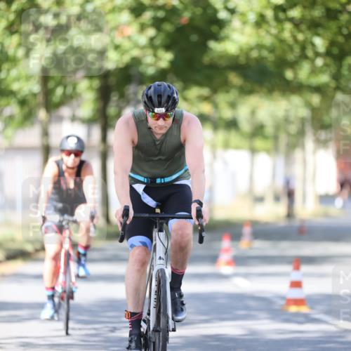 11.08.2024 - GEWOBA Citytriathlon Bremen H.Heesch http://msf.ph/oto/6798342 11.08.2024 11:54:25 Laufen  meine-sportfotos.de