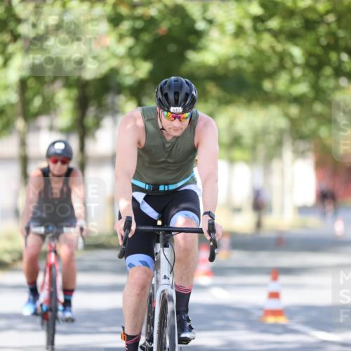 11.08.2024 - GEWOBA Citytriathlon Bremen H.Heesch http://msf.ph/oto/6798350 11.08.2024 11:54:25 Laufen  meine-sportfotos.de
