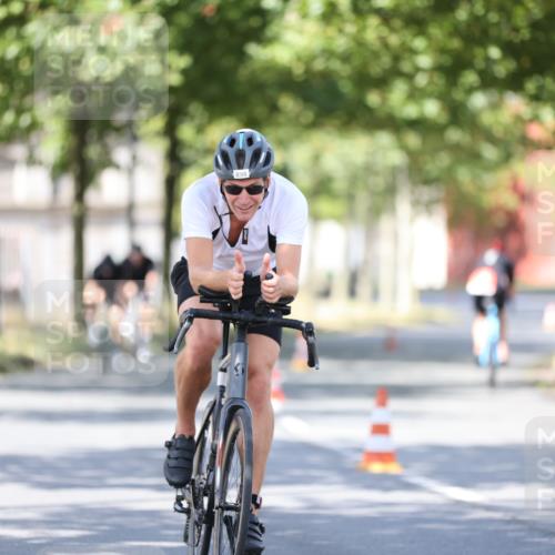 11.08.2024 - GEWOBA Citytriathlon Bremen H.Heesch http://msf.ph/oto/6798407 11.08.2024 11:54:34 Laufen  meine-sportfotos.de