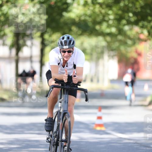 11.08.2024 - GEWOBA Citytriathlon Bremen H.Heesch http://msf.ph/oto/6798409 11.08.2024 11:54:34 Laufen  meine-sportfotos.de