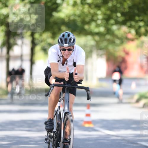 11.08.2024 - GEWOBA Citytriathlon Bremen H.Heesch http://msf.ph/oto/6798413 11.08.2024 11:54:34 Laufen  meine-sportfotos.de