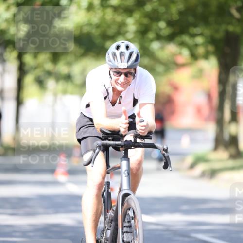 11.08.2024 - GEWOBA Citytriathlon Bremen H.Heesch http://msf.ph/oto/6798421 11.08.2024 11:54:34 Laufen  meine-sportfotos.de