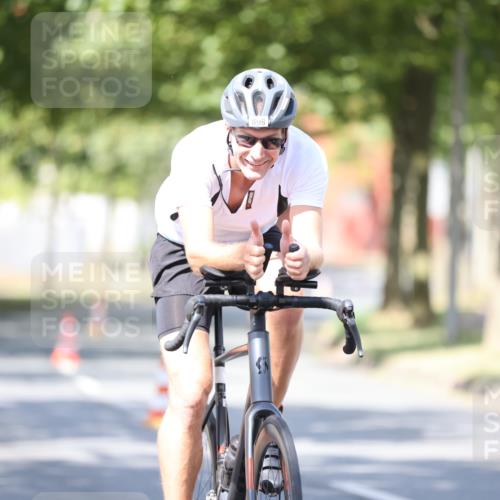 11.08.2024 - GEWOBA Citytriathlon Bremen H.Heesch http://msf.ph/oto/6798425 11.08.2024 11:54:34 Laufen  meine-sportfotos.de