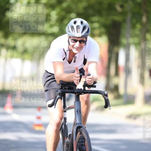 11.08.2024 - GEWOBA Citytriathlon Bremen H.Heesch http://msf.ph/oto/6798427 11.08.2024 11:54:34 Laufen  meine-sportfotos.de