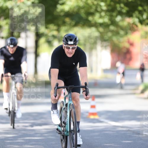 11.08.2024 - GEWOBA Citytriathlon Bremen H.Heesch http://msf.ph/oto/6798460 11.08.2024 11:54:38 Laufen  meine-sportfotos.de