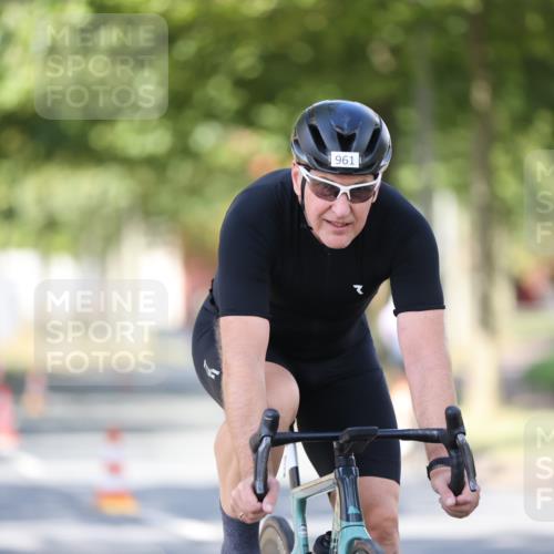 11.08.2024 - GEWOBA Citytriathlon Bremen H.Heesch http://msf.ph/oto/6798477 11.08.2024 11:54:38 Laufen  meine-sportfotos.de