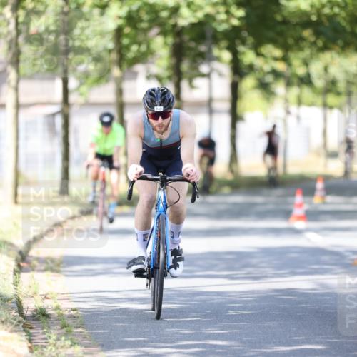 11.08.2024 - GEWOBA Citytriathlon Bremen H.Heesch http://msf.ph/oto/6798509 11.08.2024 11:54:48 Laufen  meine-sportfotos.de