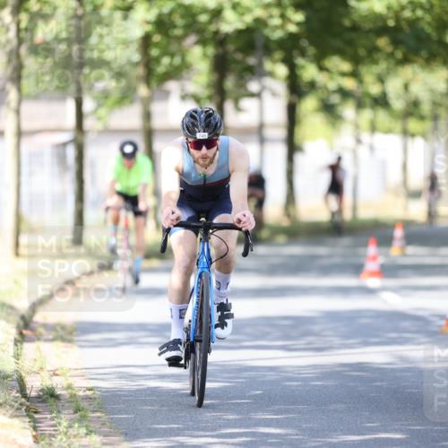 11.08.2024 - GEWOBA Citytriathlon Bremen H.Heesch http://msf.ph/oto/6798510 11.08.2024 11:54:49 Laufen  meine-sportfotos.de
