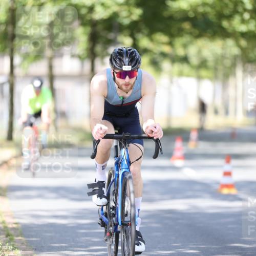 11.08.2024 - GEWOBA Citytriathlon Bremen H.Heesch http://msf.ph/oto/6798529 11.08.2024 11:54:49 Laufen  meine-sportfotos.de