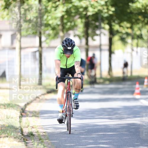 11.08.2024 - GEWOBA Citytriathlon Bremen H.Heesch http://msf.ph/oto/6798541 11.08.2024 11:54:51 Laufen  meine-sportfotos.de